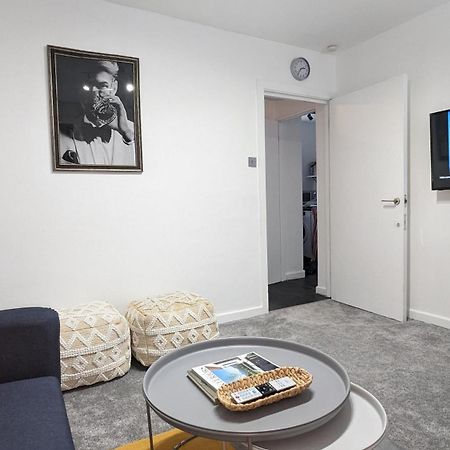 Charming & Quaint Old Compton Apartamento - Quiet Guests Only Allowed, No Parties Allowed, Over 25 Years Old Or Families Лондон Екстериор снимка