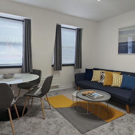 Charming & Quaint Old Compton Apartamento - Quiet Guests Only Allowed, No Parties Allowed, Over 25 Years Old Or Families Лондон Екстериор снимка