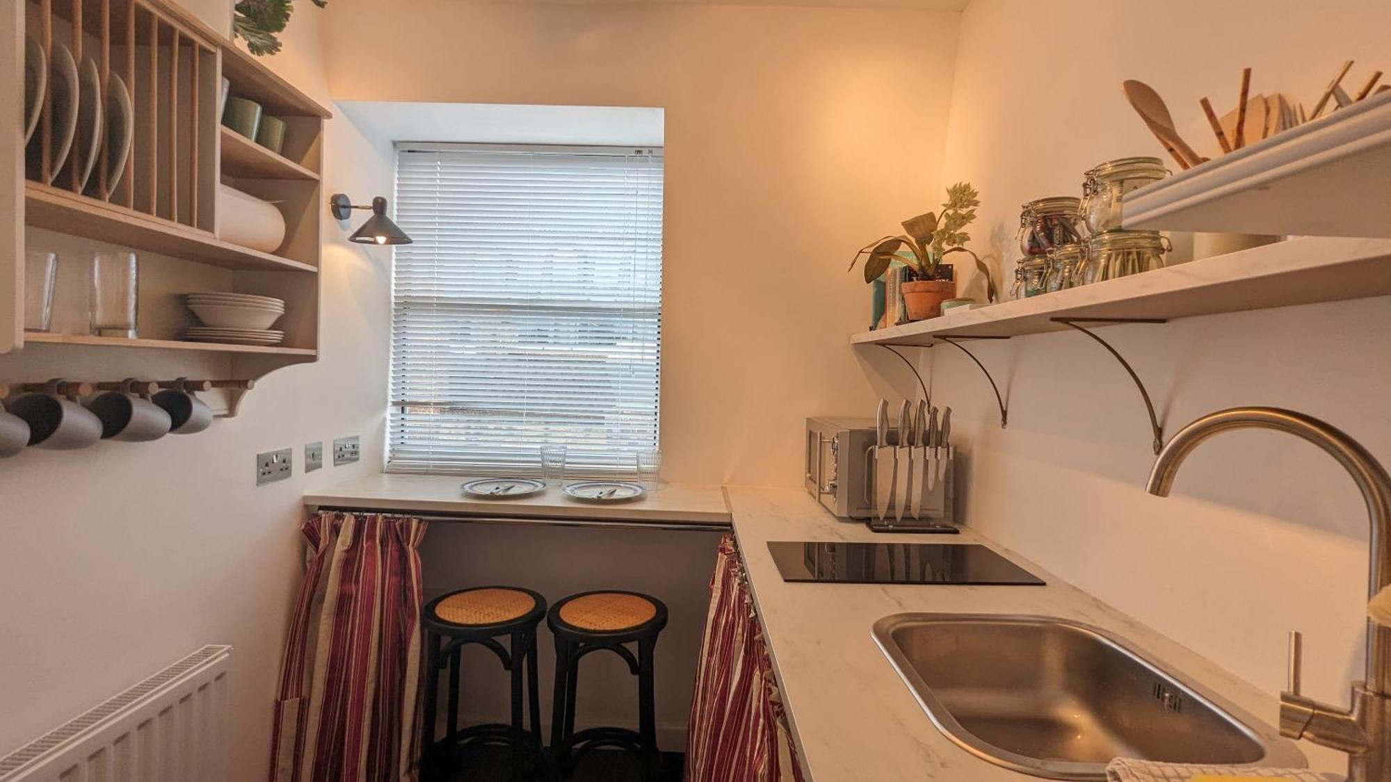 Charming & Quaint Old Compton Apartamento - Quiet Guests Only Allowed, No Parties Allowed, Over 25 Years Old Or Families Лондон Екстериор снимка