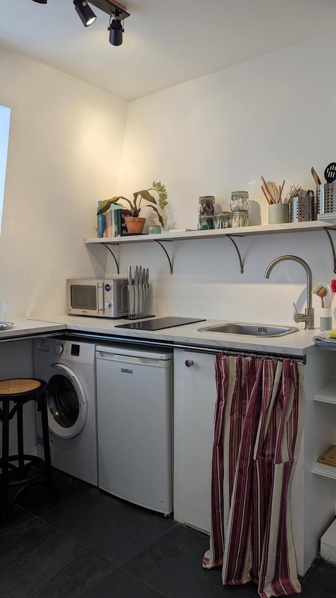 Charming & Quaint Old Compton Apartamento - Quiet Guests Only Allowed, No Parties Allowed, Over 25 Years Old Or Families Лондон Екстериор снимка