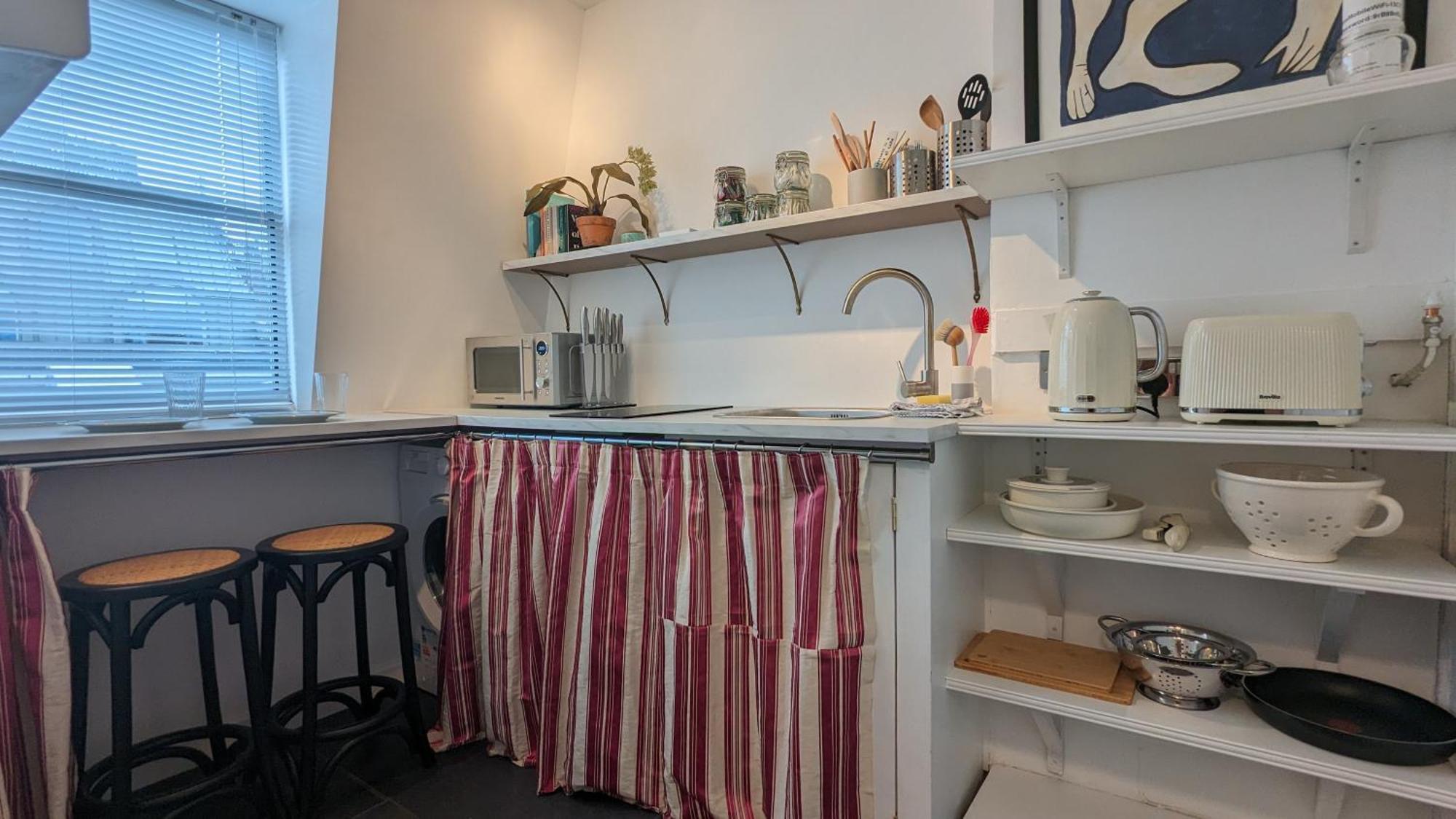 Charming & Quaint Old Compton Apartamento - Quiet Guests Only Allowed, No Parties Allowed, Over 25 Years Old Or Families Лондон Екстериор снимка
