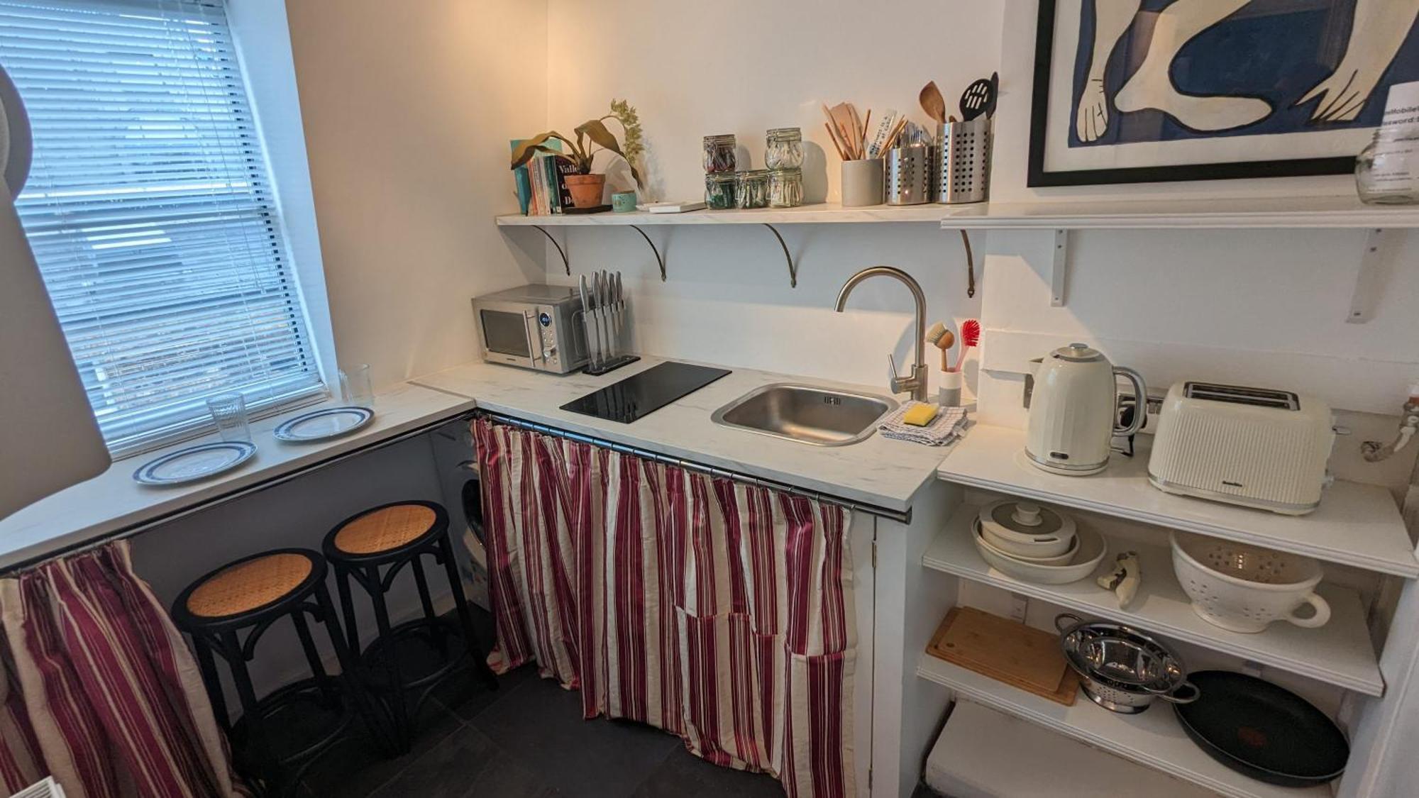 Charming & Quaint Old Compton Apartamento - Quiet Guests Only Allowed, No Parties Allowed, Over 25 Years Old Or Families Лондон Екстериор снимка