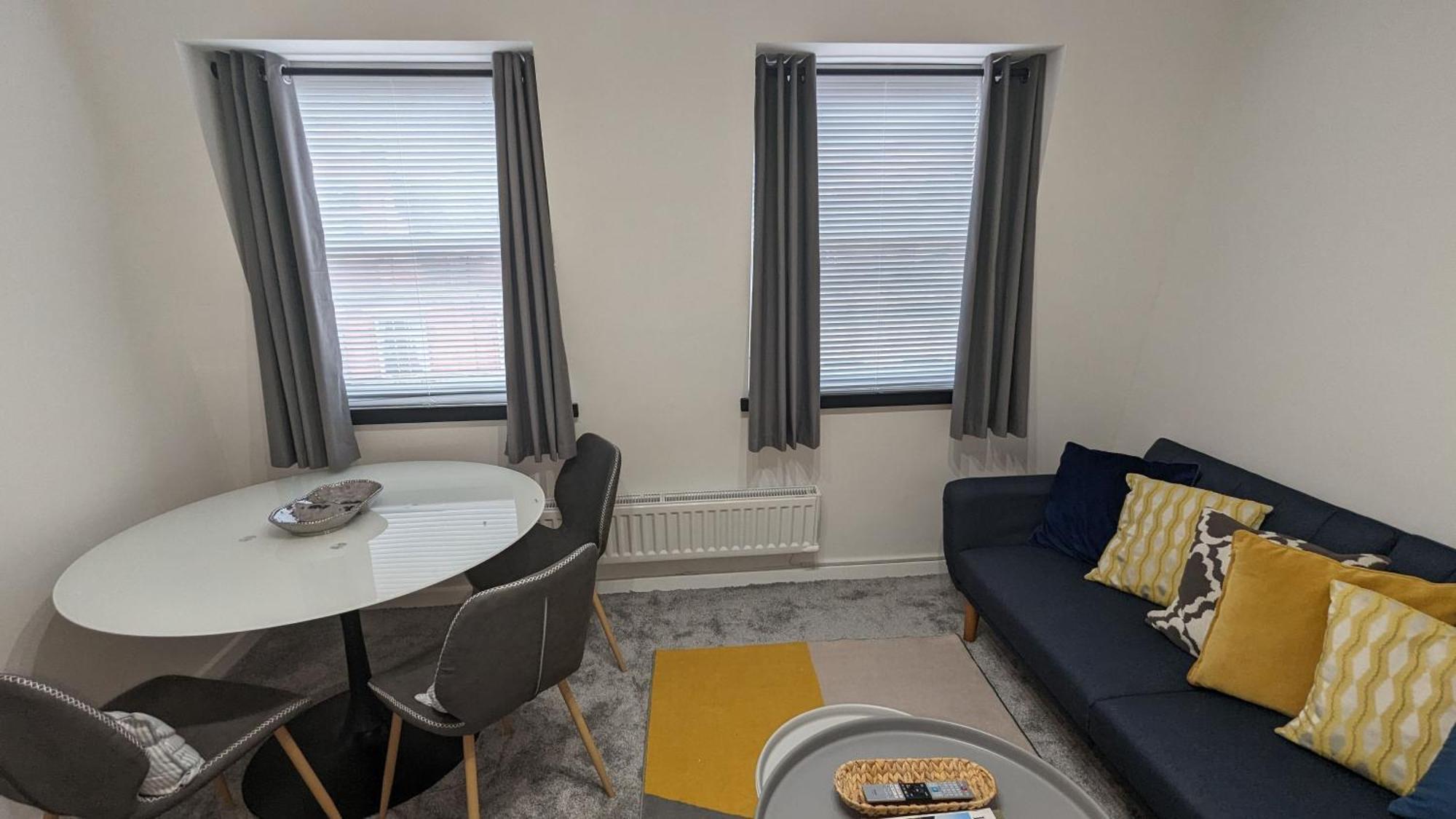 Charming & Quaint Old Compton Apartamento - Quiet Guests Only Allowed, No Parties Allowed, Over 25 Years Old Or Families Лондон Екстериор снимка