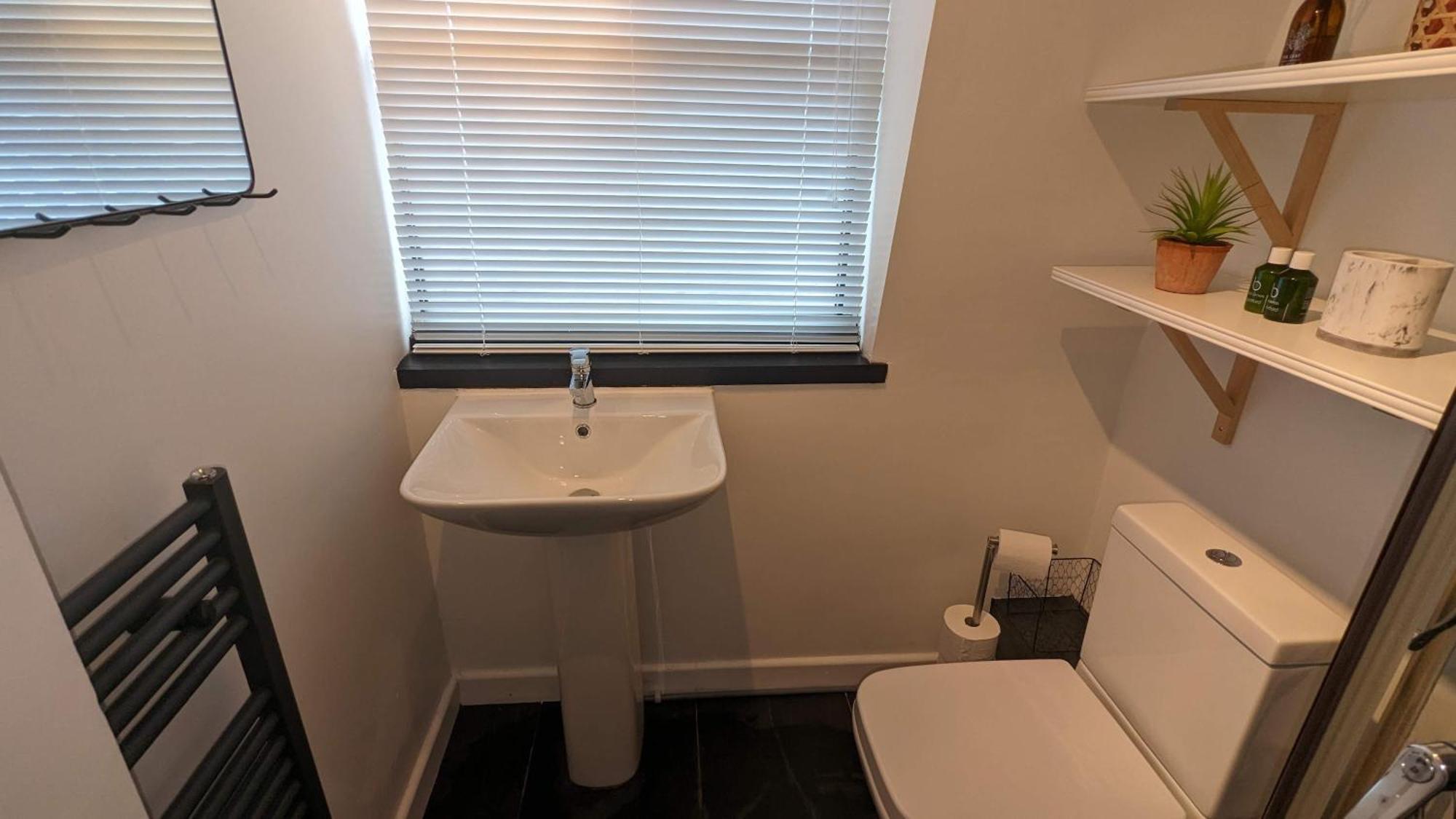 Charming & Quaint Old Compton Apartamento - Quiet Guests Only Allowed, No Parties Allowed, Over 25 Years Old Or Families Лондон Екстериор снимка