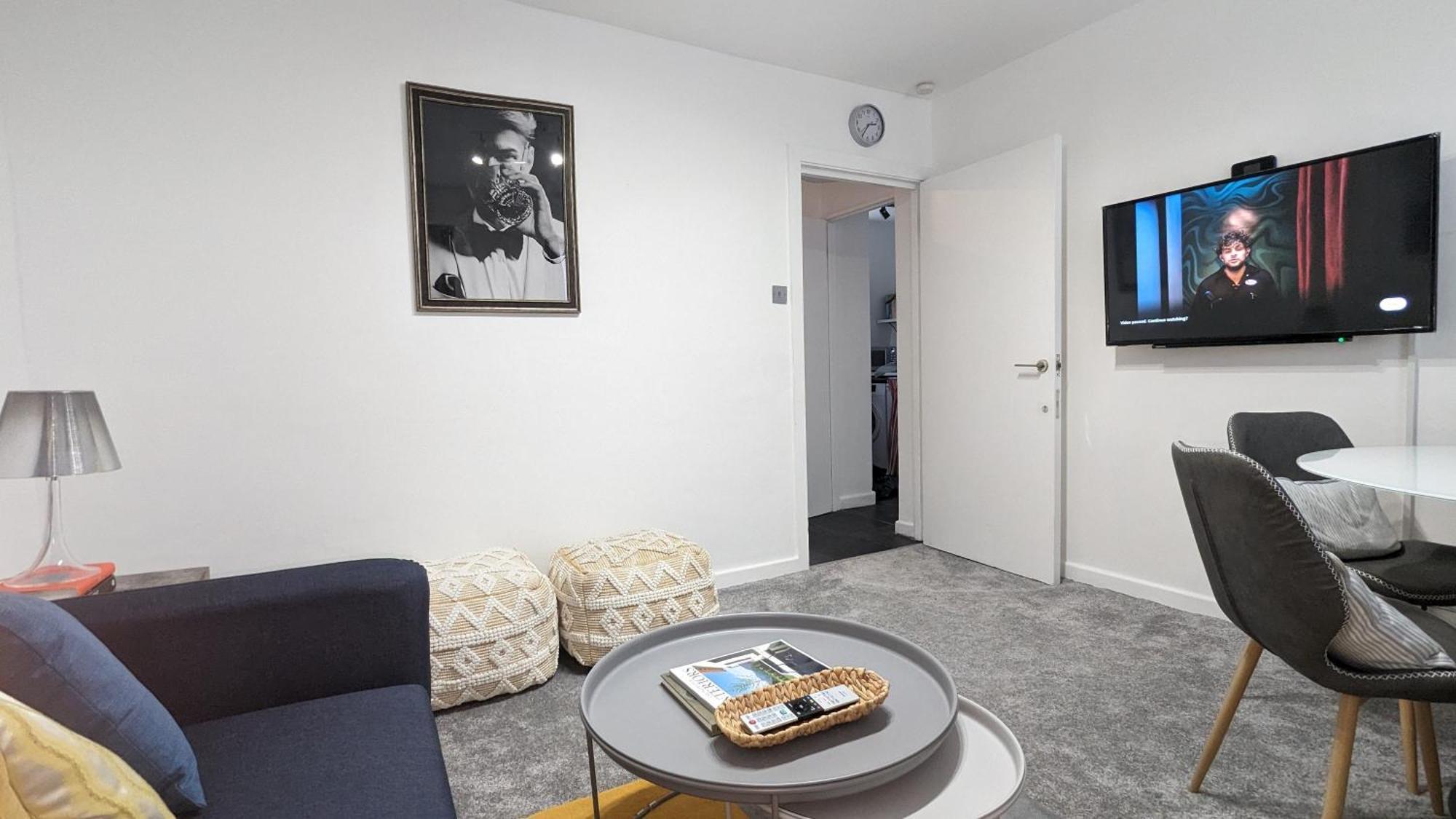 Charming & Quaint Old Compton Apartamento - Quiet Guests Only Allowed, No Parties Allowed, Over 25 Years Old Or Families Лондон Екстериор снимка